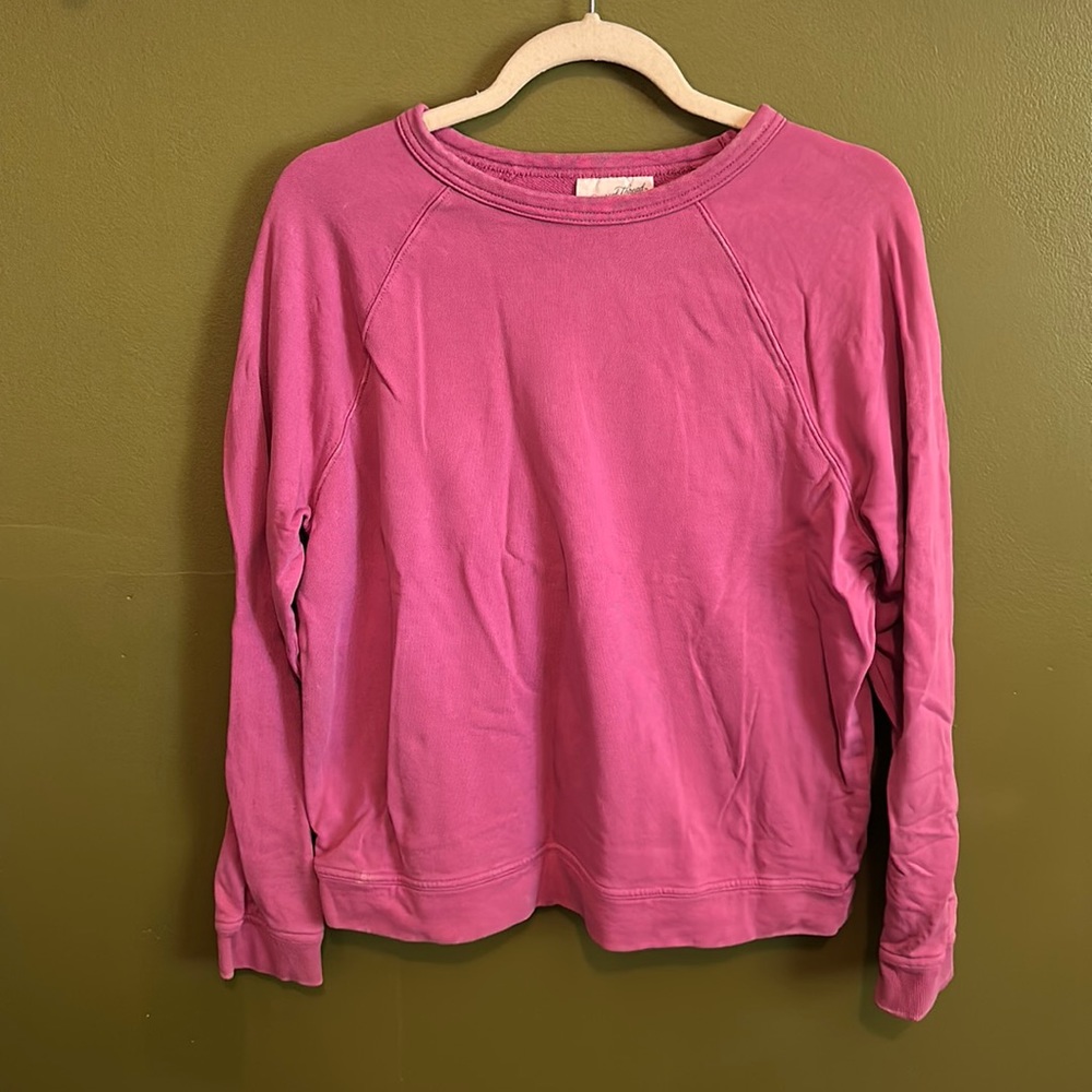 Universal Thread size M Pink u neck sweatshirt